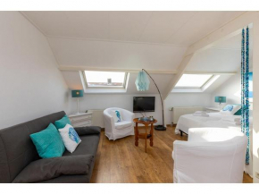 Bright apartment 4 pax within walking distance beach, supermarket, restaurants
